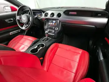 2022 Ford Mustang с пробегом 15 432 км