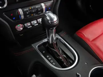 2022 Ford Mustang с пробегом 15 432 км