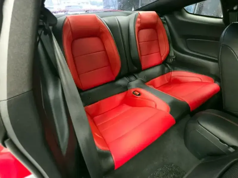 2022 Ford Mustang с пробегом 15 432 км