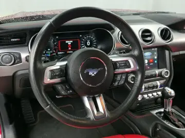 2022 Ford Mustang с пробегом 15 432 км