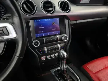 2022 Ford Mustang с пробегом 15 432 км
