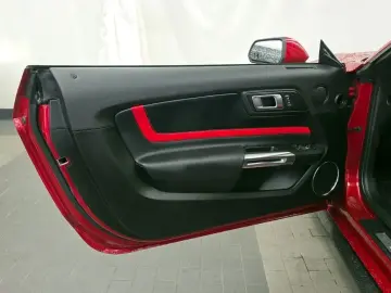 2022 Ford Mustang с пробегом 15 432 км