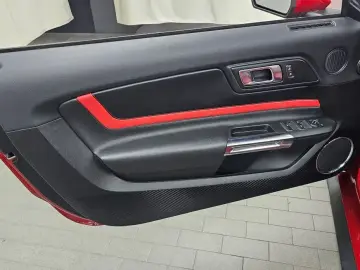 2022 Ford Mustang с пробегом 62 067 км