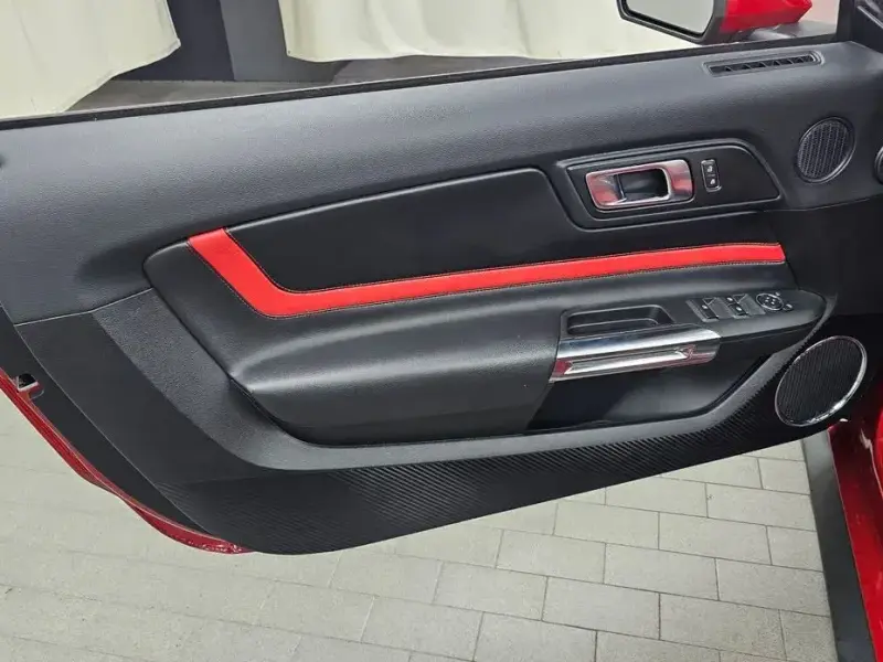 2022 Ford Mustang с пробегом 62 067 км