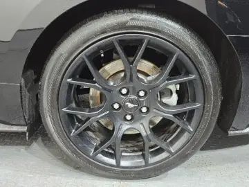 2021 Ford Mustang с пробегом 68 679 км