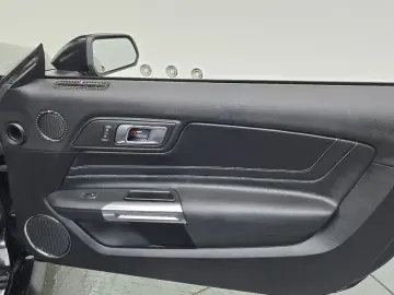 2021 Ford Mustang с пробегом 68 679 км