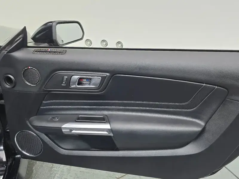 2021 Ford Mustang с пробегом 68 679 км