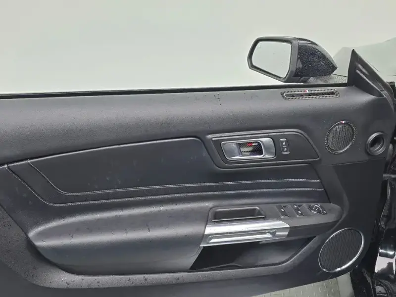 2021 Ford Mustang с пробегом 68 679 км