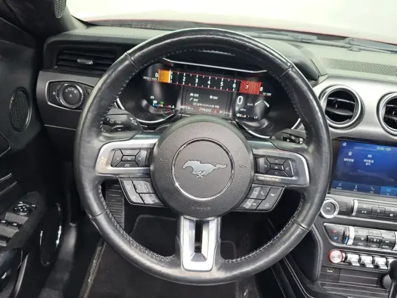 2022 Ford Mustang с пробегом 49 877 км