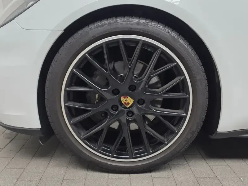 2018 Porsche Panamera с пробегом 27 239 км