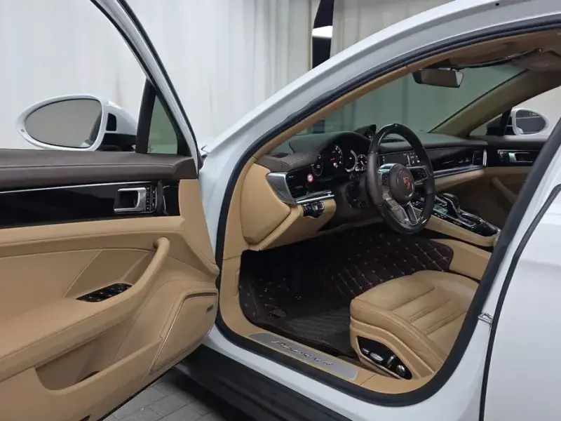 2018 Porsche Panamera с пробегом 27 239 км