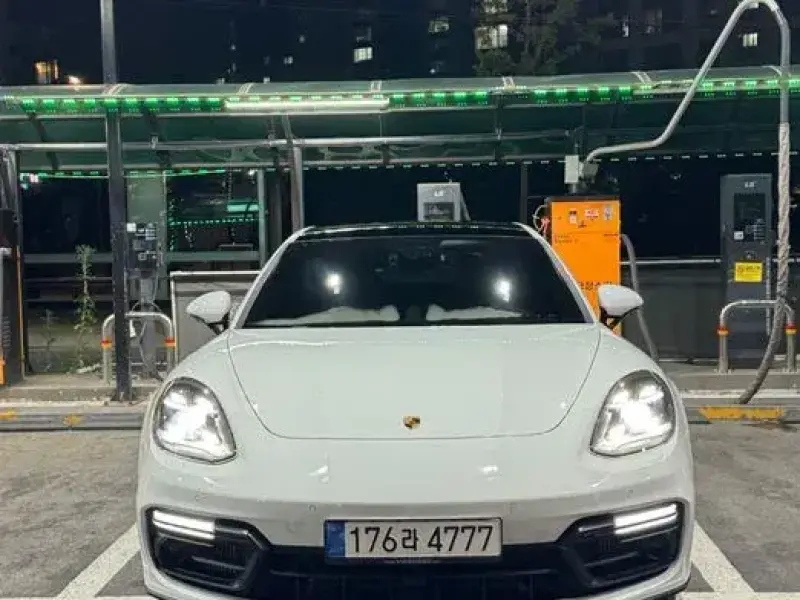 2019 Porsche Panamera с пробегом 55 000 км