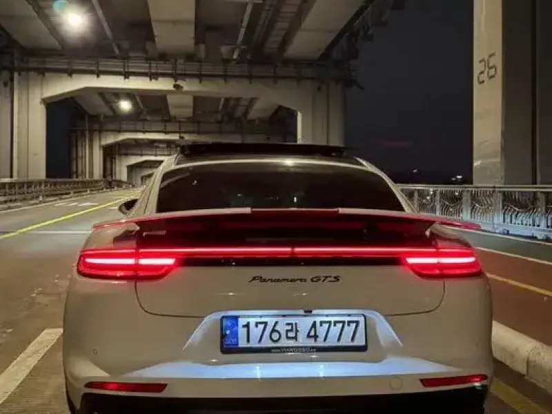 2019 Porsche Panamera с пробегом 55 000 км