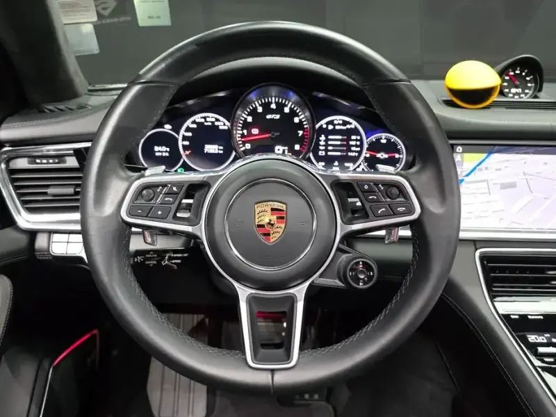 2019 Porsche Panamera с пробегом 35 929 км