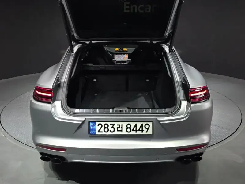 2019 Porsche Panamera с пробегом 35 929 км