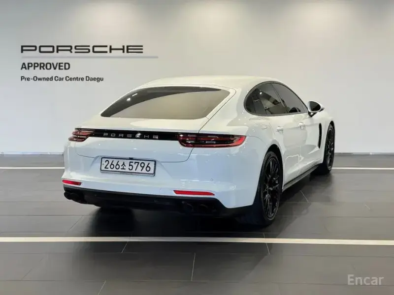 2020 Porsche Panamera с пробегом 49 500 км