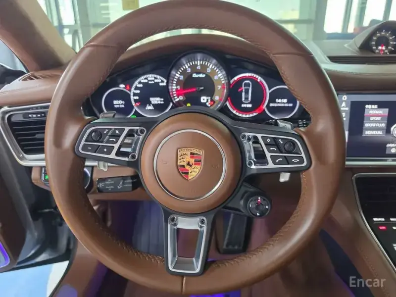2019 Porsche Panamera с пробегом 55 000 км