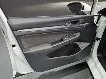 2022 Volkswagen Golf с пробегом 22 508 км