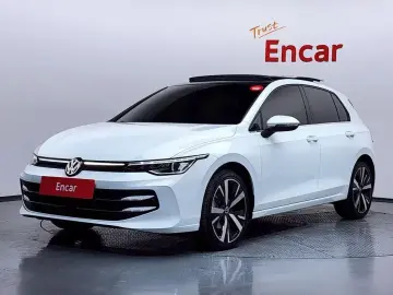 2025 Volkswagen Golf с пробегом 24 677 км