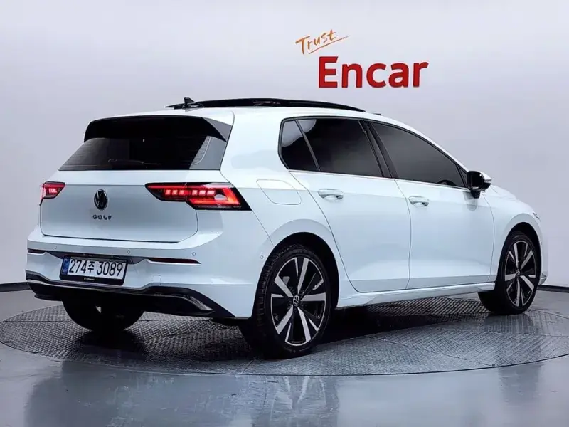 2025 Volkswagen Golf с пробегом 24 677 км