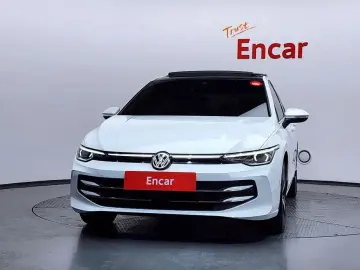 2025 Volkswagen Golf с пробегом 24 677 км