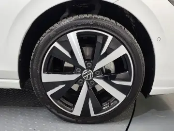 2025 Volkswagen Golf с пробегом 24 677 км