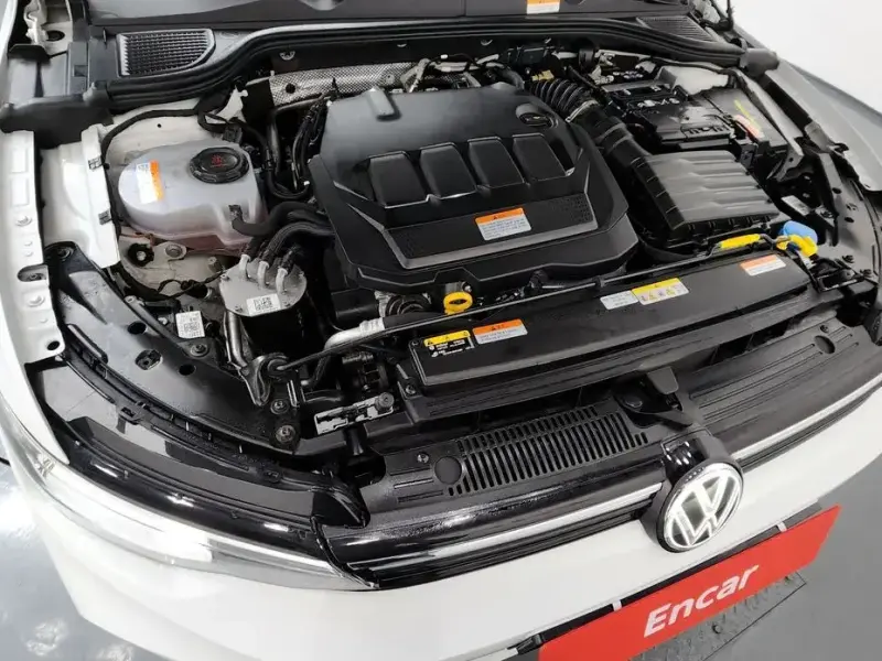 2025 Volkswagen Golf с пробегом 24 677 км