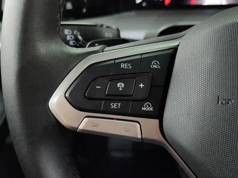 2025 Volkswagen Golf с пробегом 24 677 км