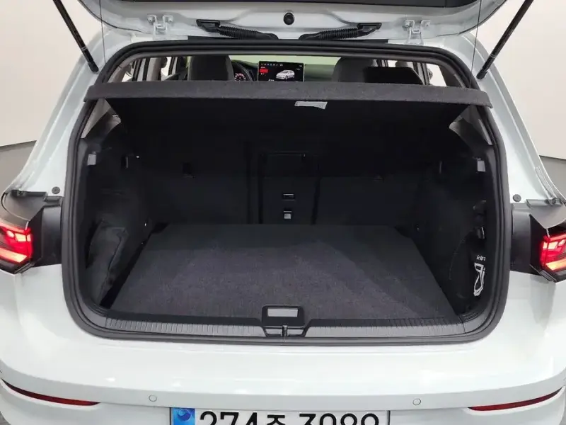 2025 Volkswagen Golf с пробегом 24 677 км