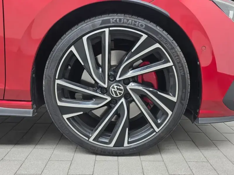 2024 Volkswagen Golf с пробегом 24 781 км