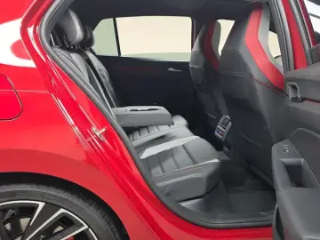 2024 Volkswagen Golf с пробегом 24 781 км