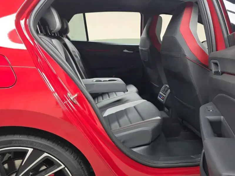 2024 Volkswagen Golf с пробегом 24 781 км