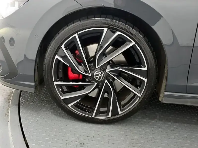 2023 Volkswagen Golf с пробегом 11 613 км