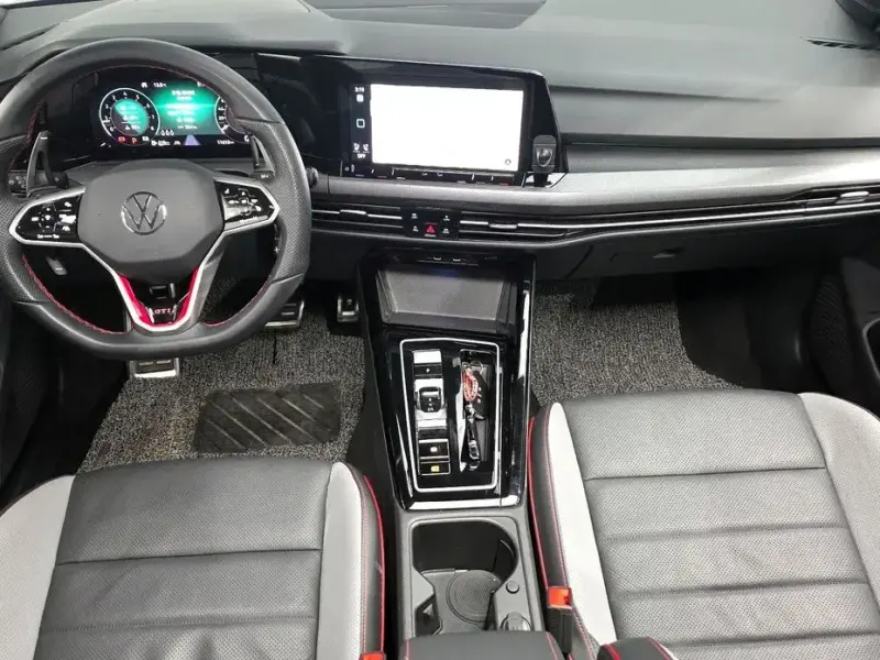 2023 Volkswagen Golf с пробегом 11 613 км