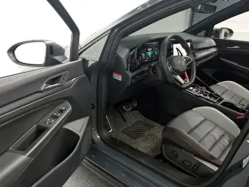 2023 Volkswagen Golf с пробегом 11 613 км