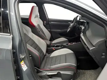 2023 Volkswagen Golf с пробегом 11 613 км