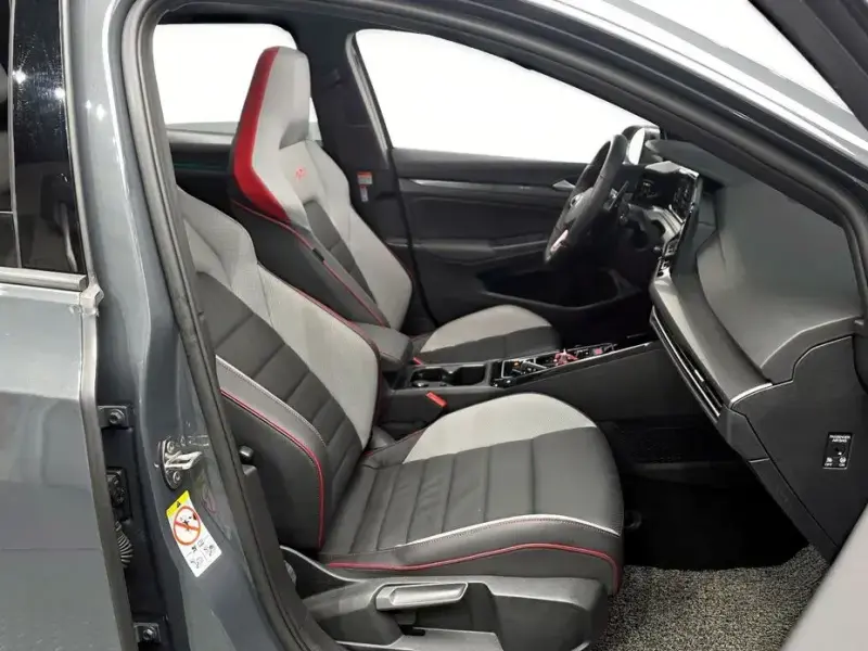 2023 Volkswagen Golf с пробегом 11 613 км
