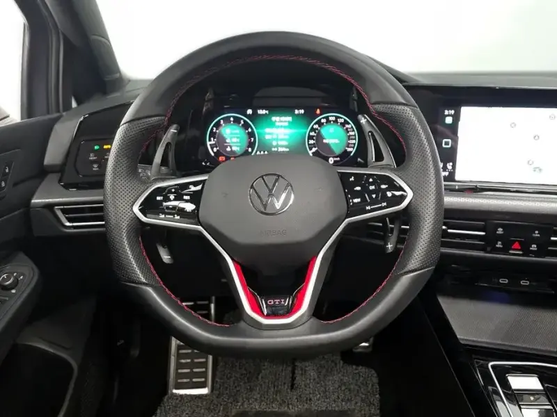 2023 Volkswagen Golf с пробегом 11 613 км