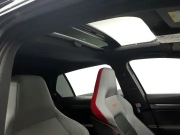 2023 Volkswagen Golf с пробегом 11 613 км