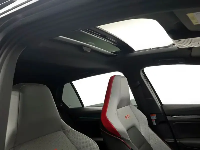 2023 Volkswagen Golf с пробегом 11 613 км