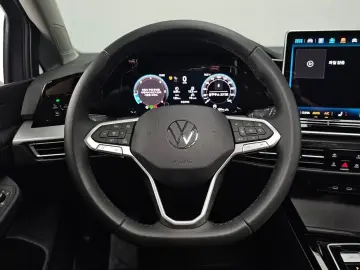 2026 Volkswagen Golf с пробегом 1 740 км