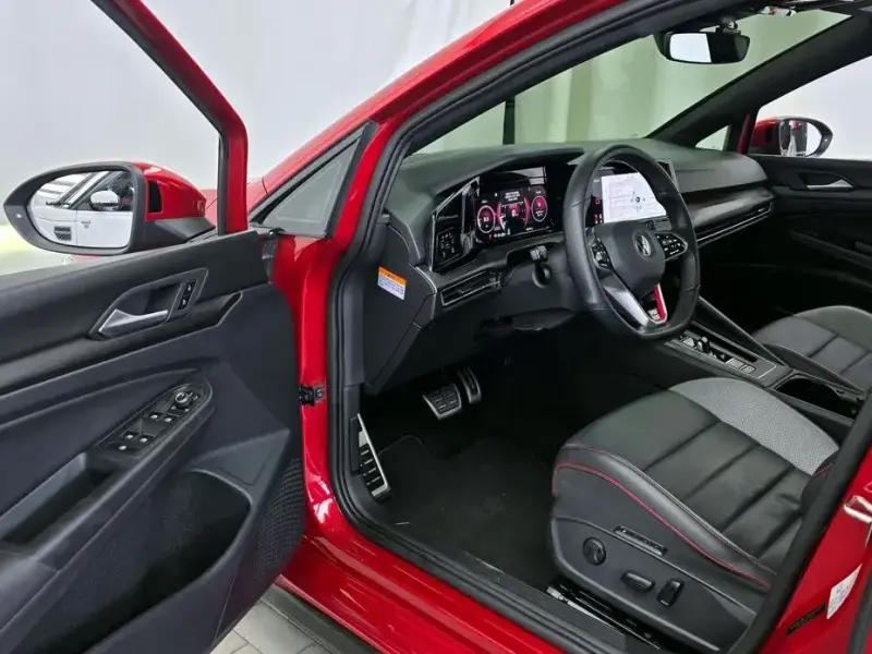 2022 Volkswagen Golf с пробегом 40 143 км
