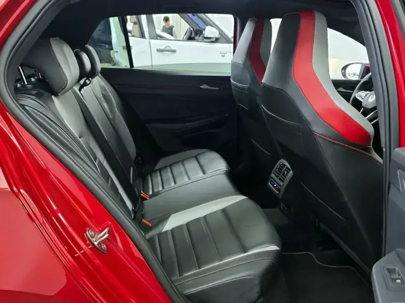 2022 Volkswagen Golf с пробегом 40 143 км