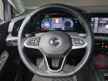 2022 Volkswagen Golf с пробегом 27 959 км