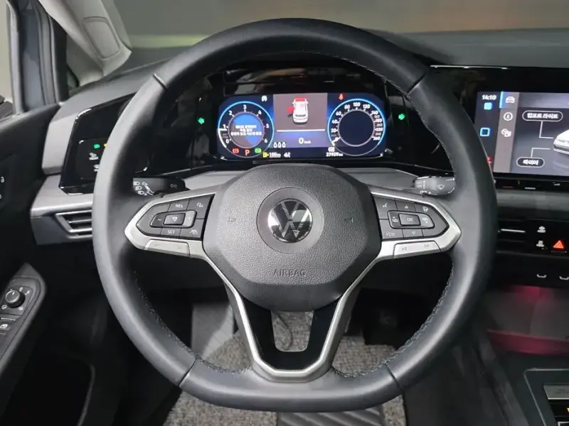 2022 Volkswagen Golf с пробегом 27 959 км