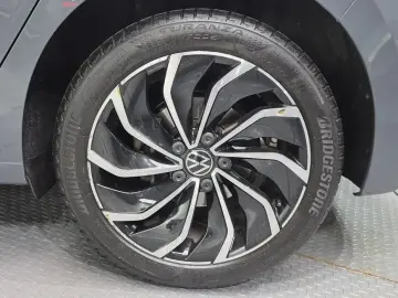 2022 Volkswagen Golf с пробегом 27 959 км