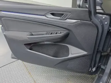 2022 Volkswagen Golf с пробегом 27 959 км