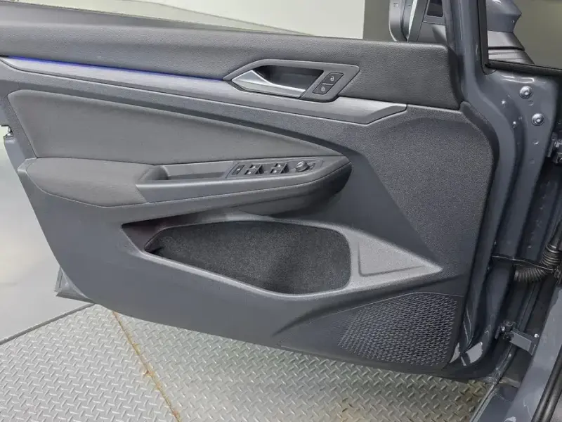 2022 Volkswagen Golf с пробегом 27 959 км