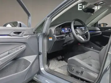 2022 Volkswagen Golf с пробегом 27 959 км