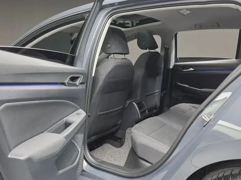 2022 Volkswagen Golf с пробегом 27 959 км